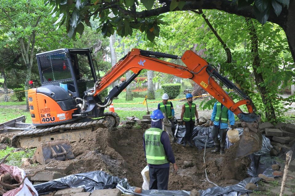 褐根病藥劑與土壤的拌合