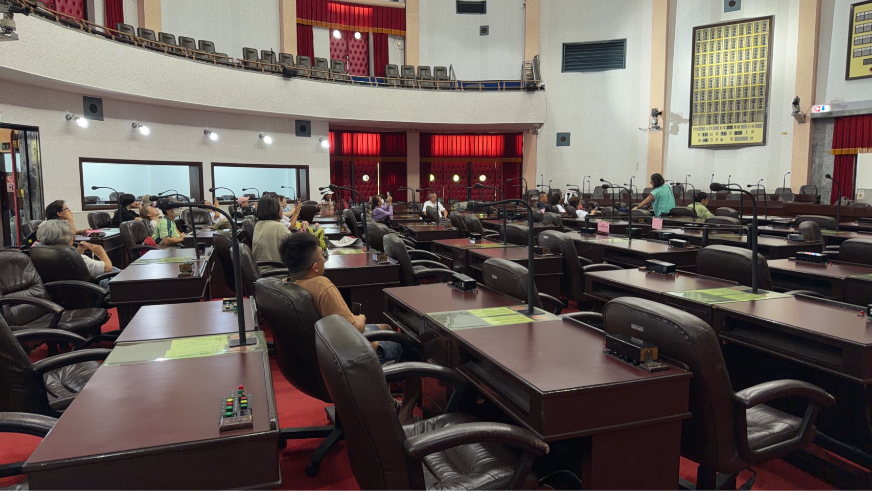 解說原省議會議事廳歷史風華