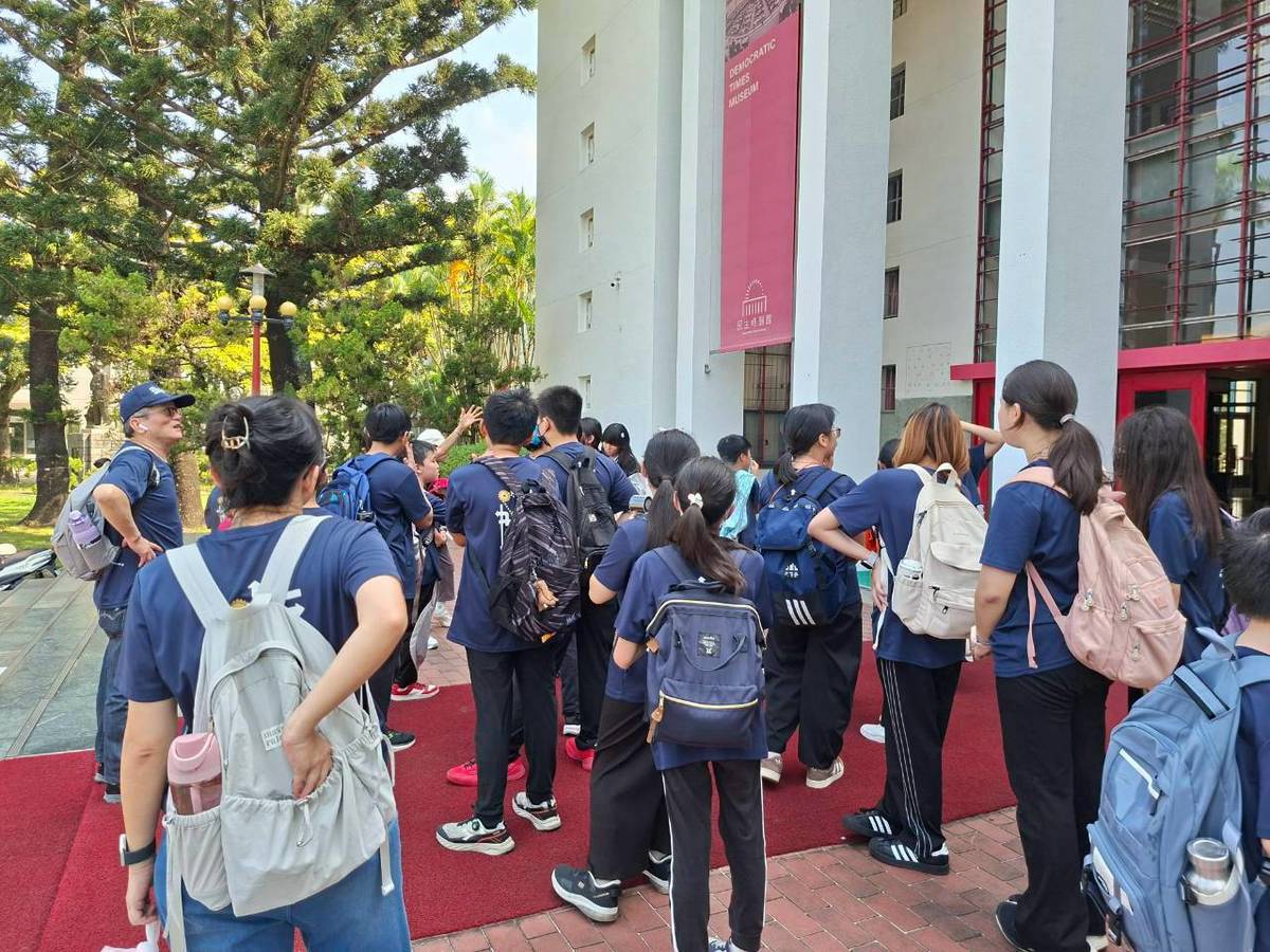 聆聽原省議會園區歷史風華