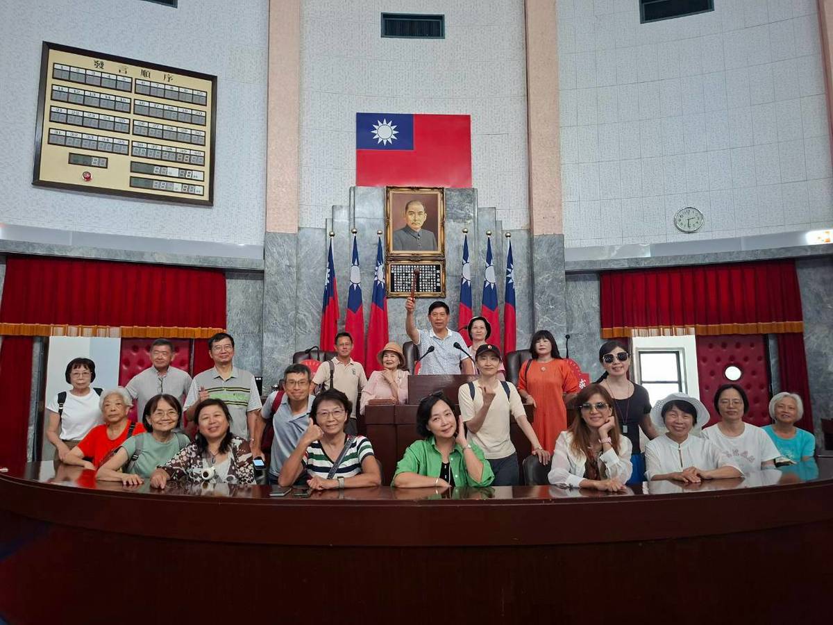 主席台前大合照