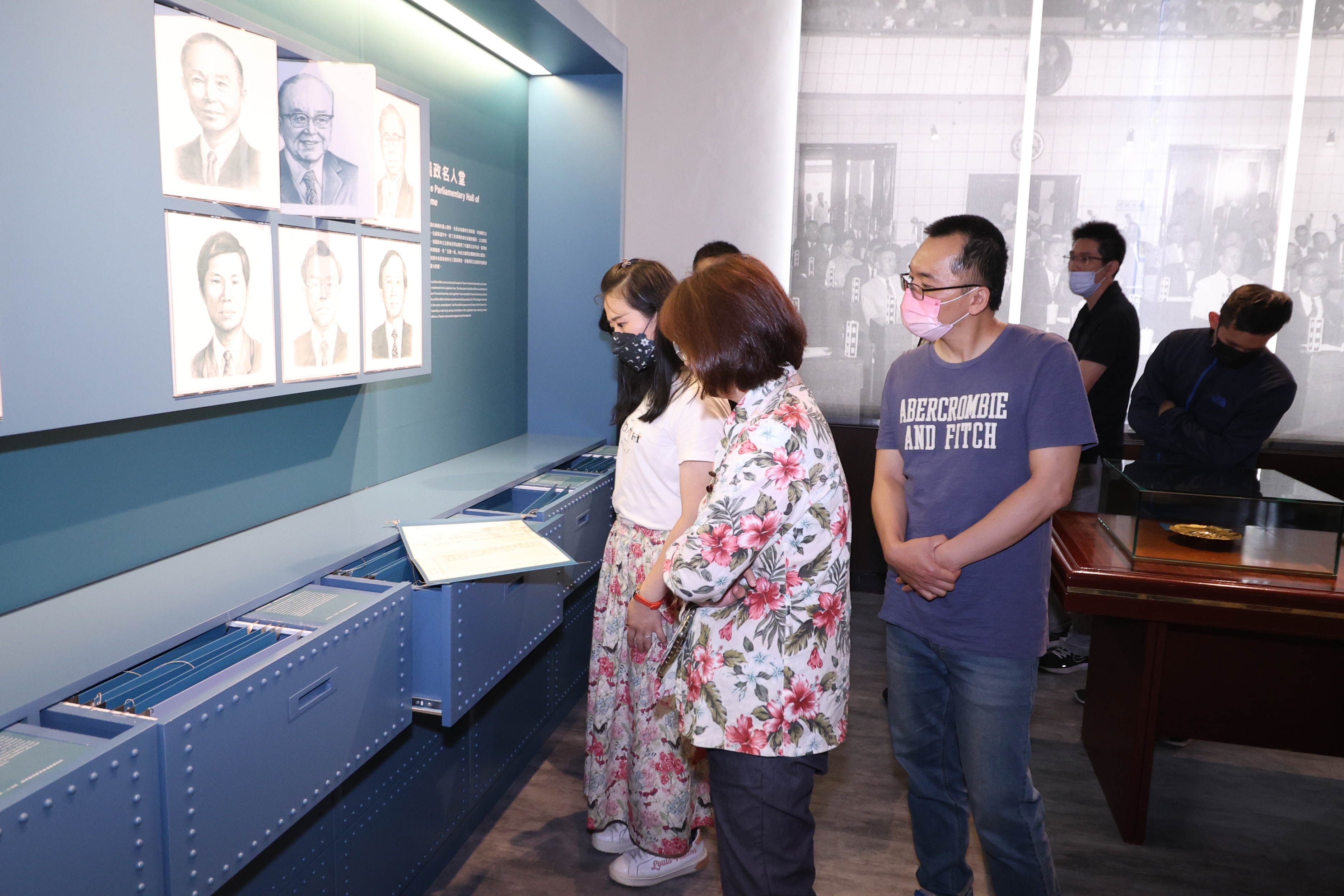 專注翻查省議會公文複製品