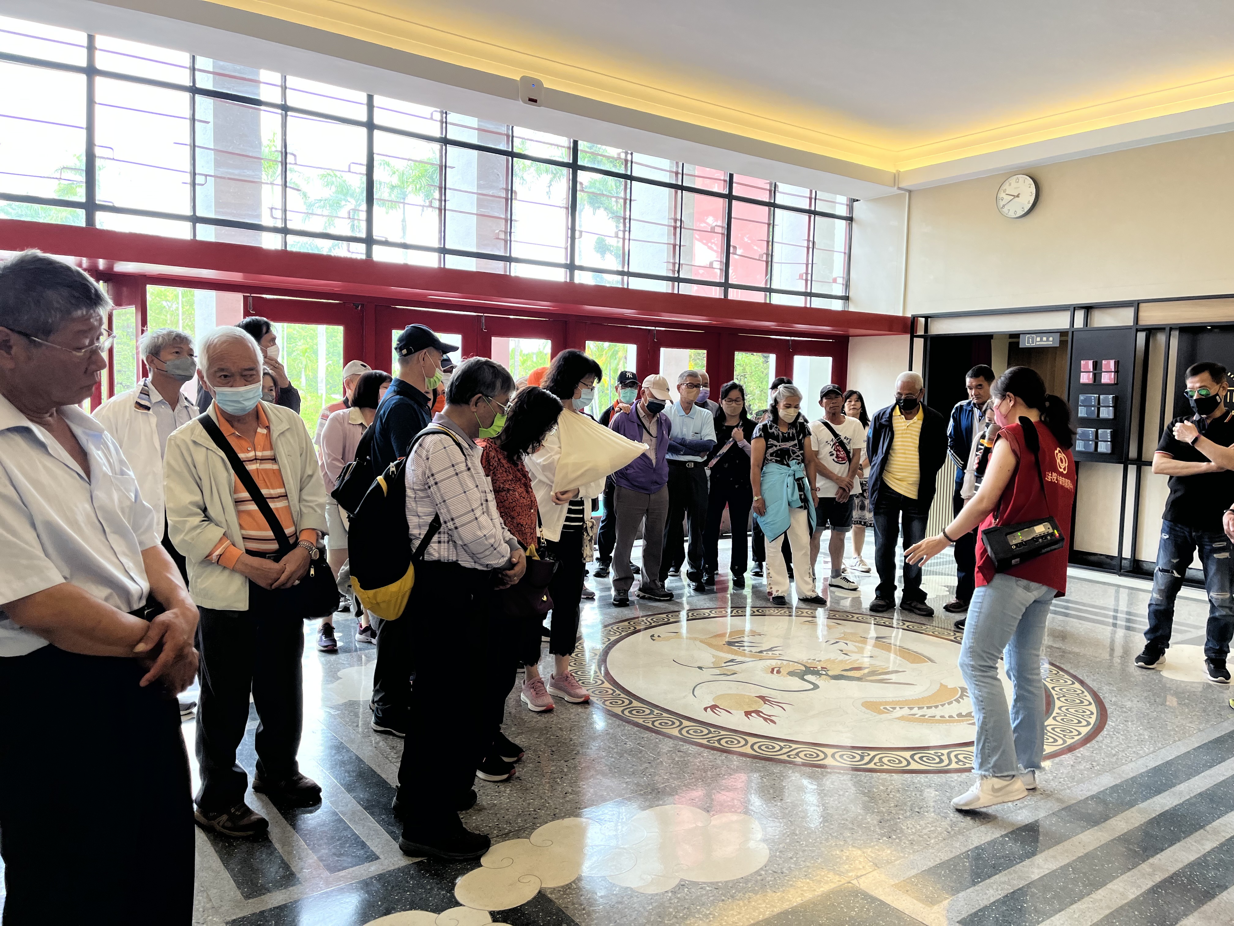 聆聽地面龍紋圖飾意義