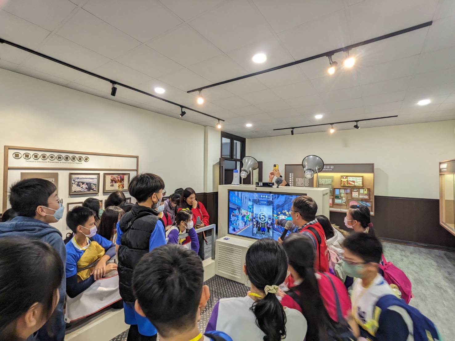 互動遊戲體驗選舉拜票過程