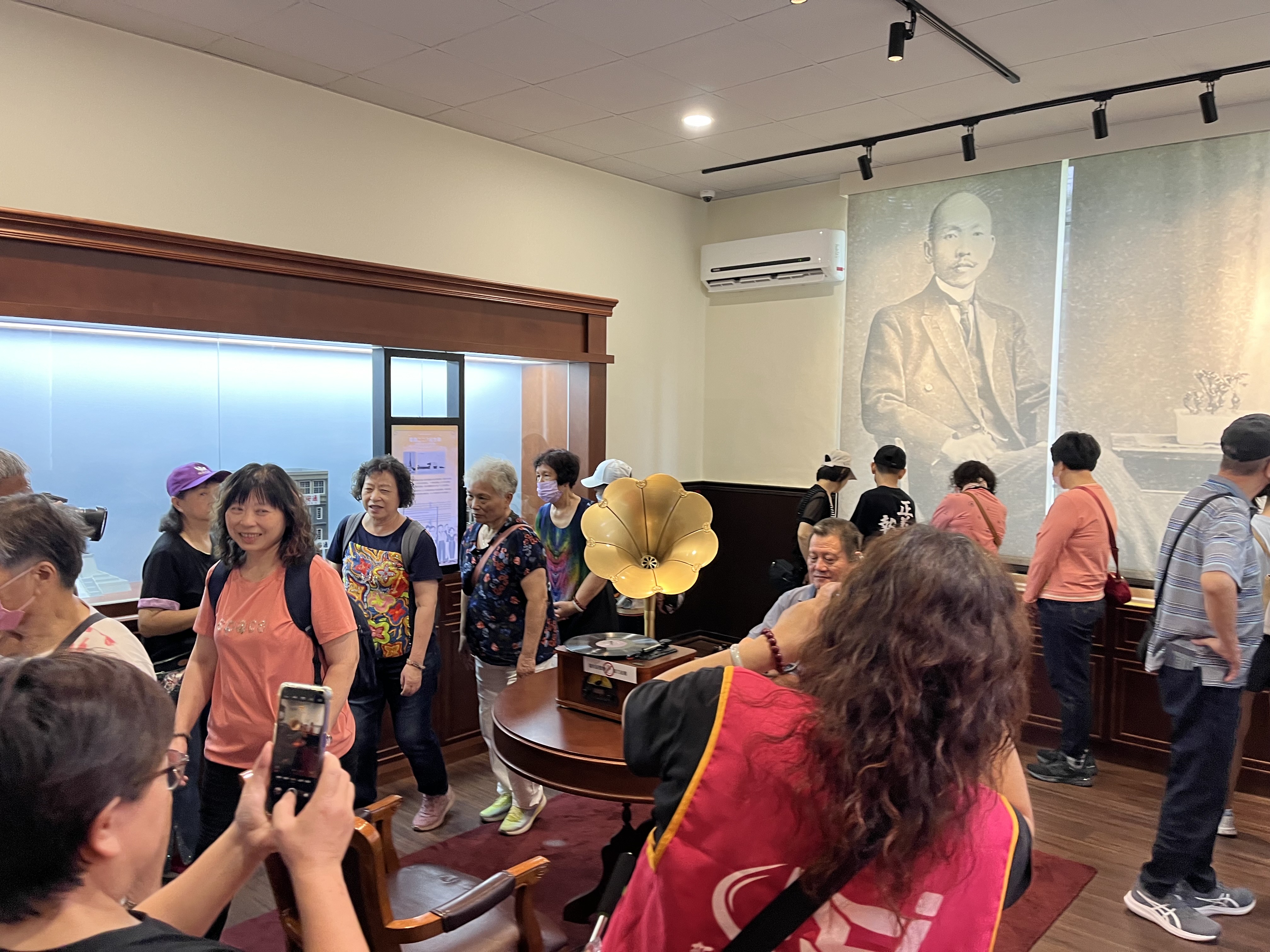 民主浪潮展間留影