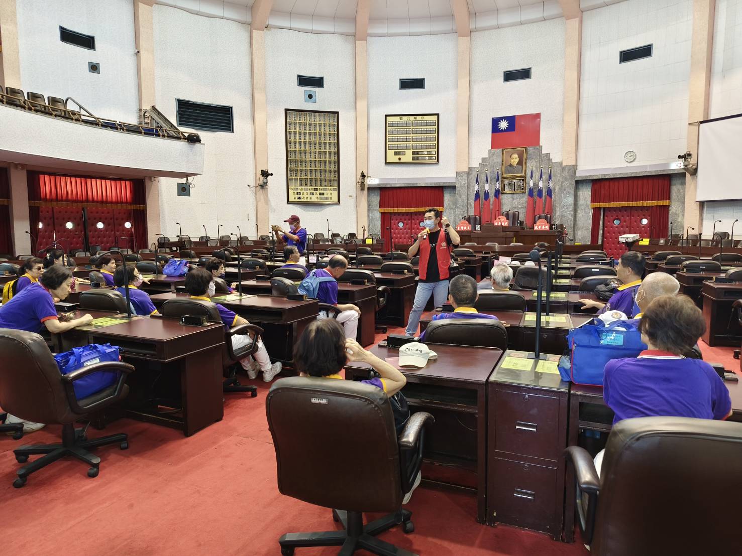 聆聽議事堂歷史陳設