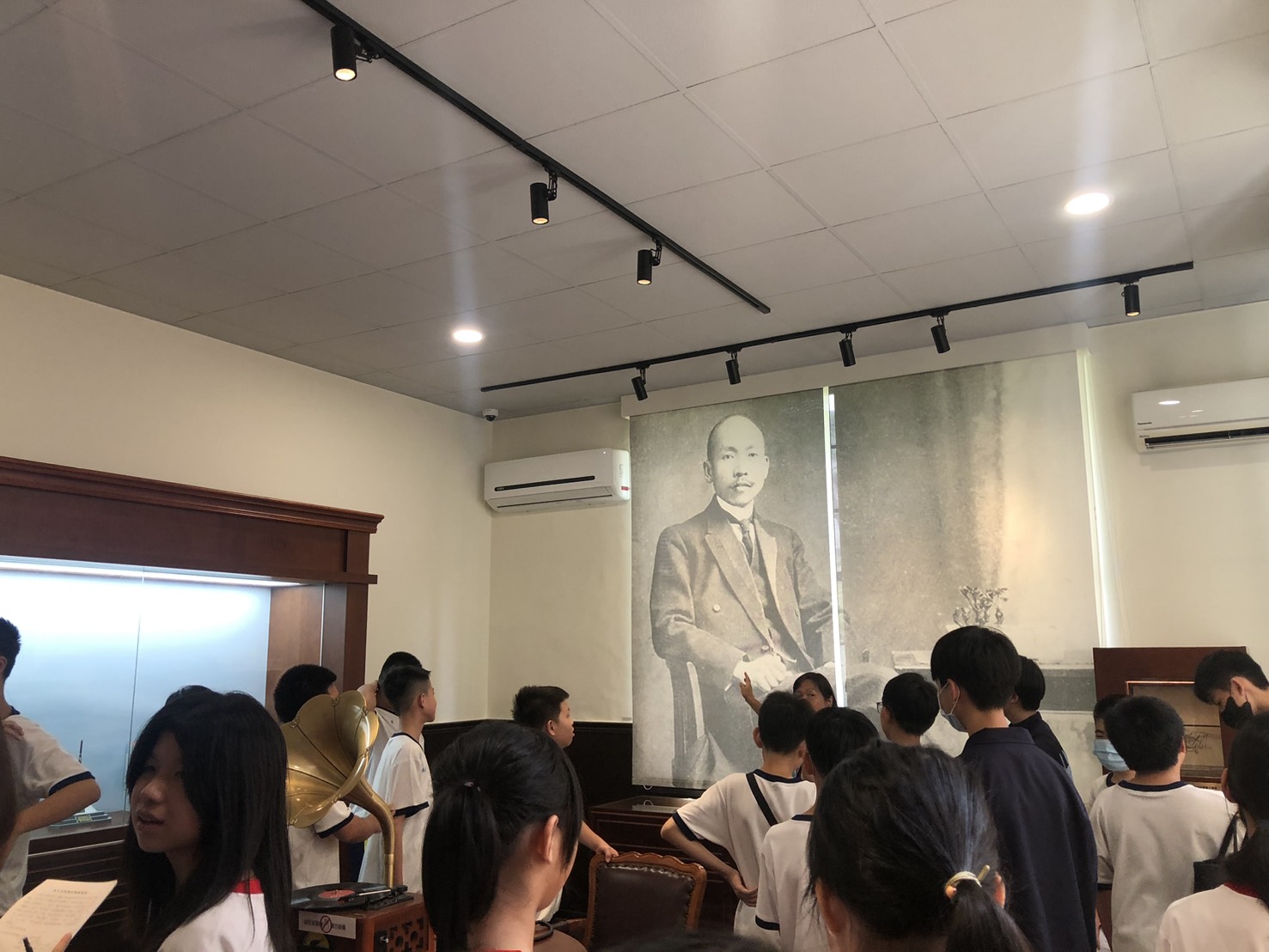 聆聽民主浪潮歷史2-4