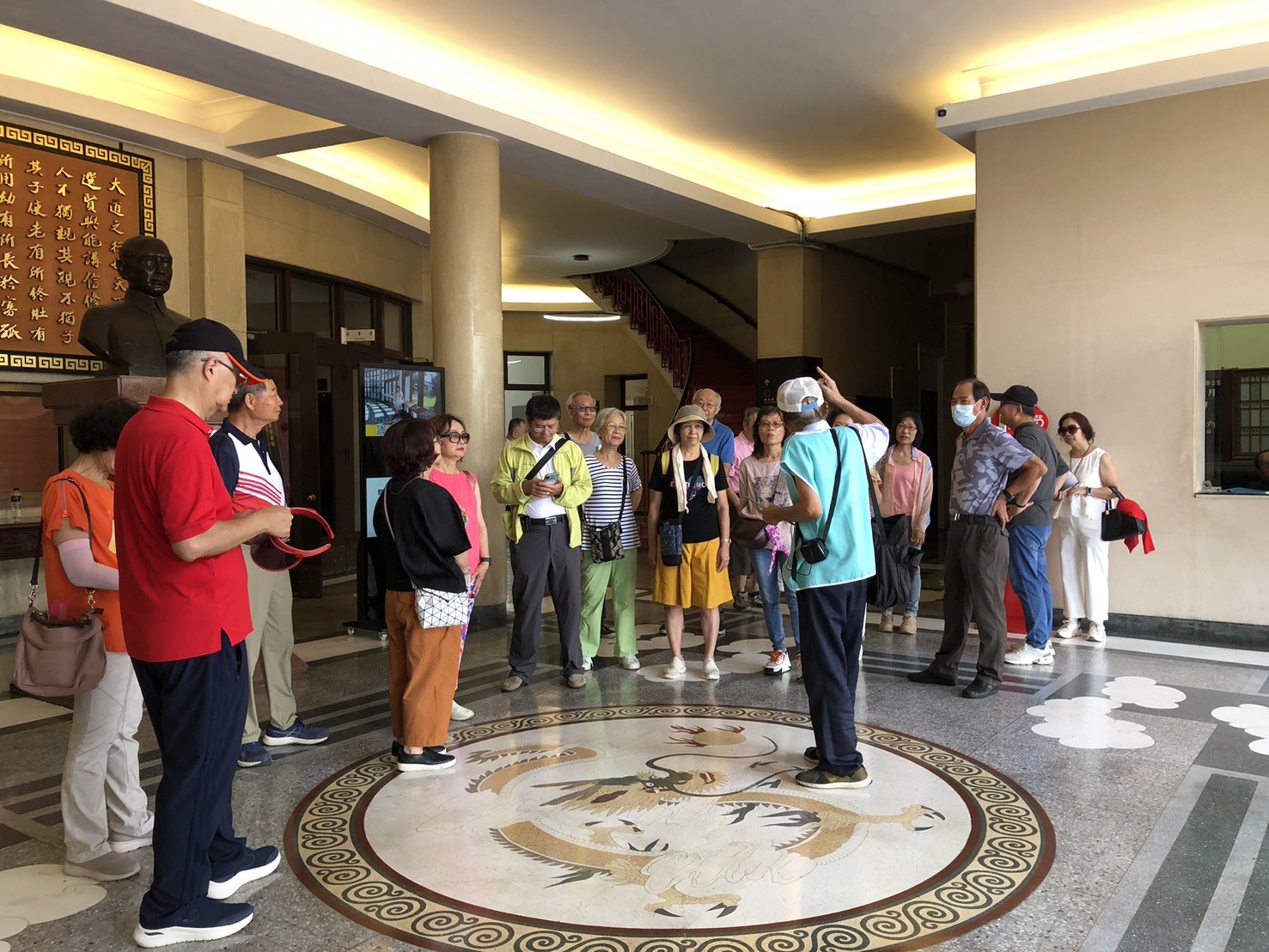 聆聽民主時刻館龍紋圖飾等設計