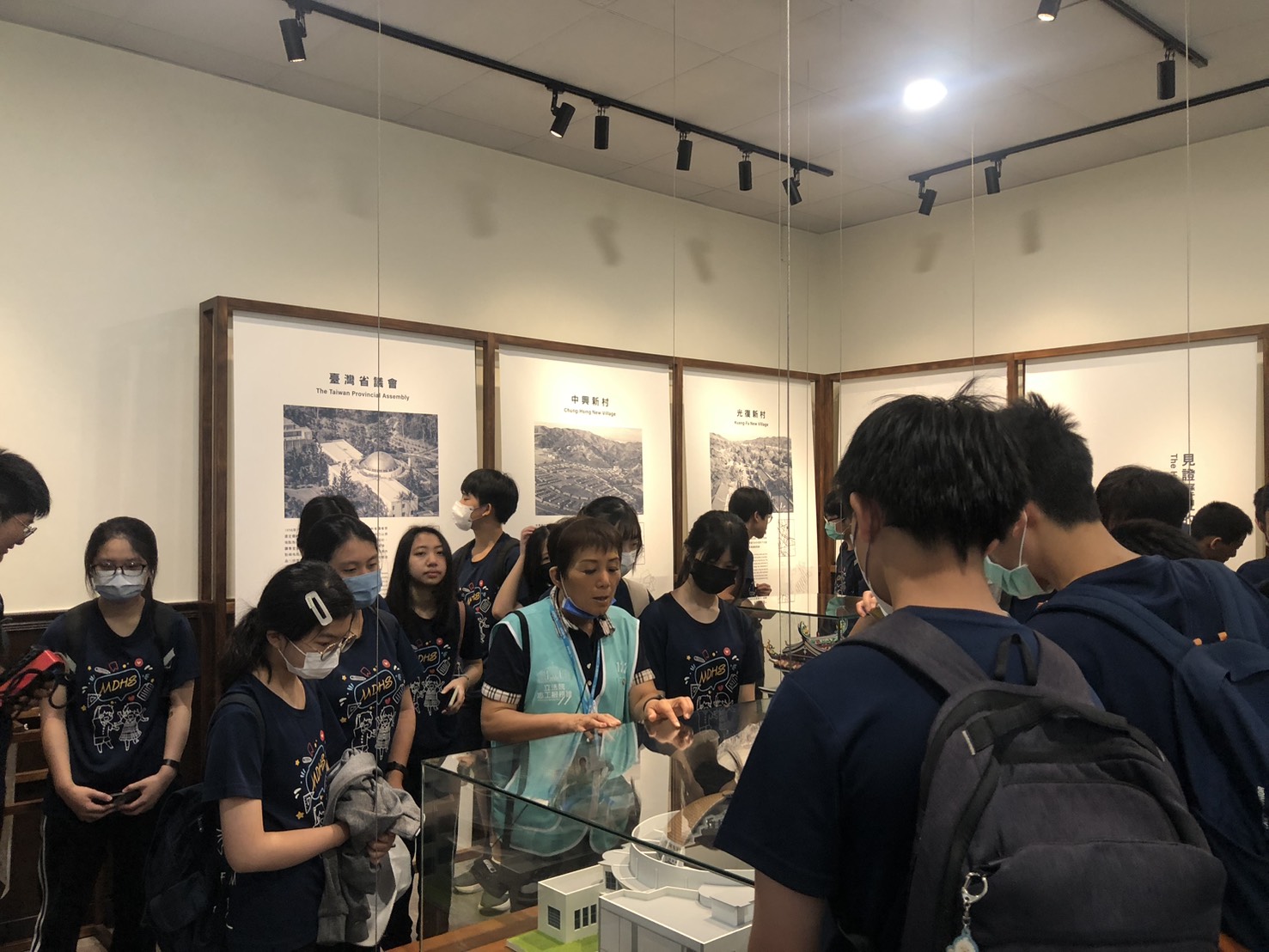 參觀民主之鄉展間之省議會模型