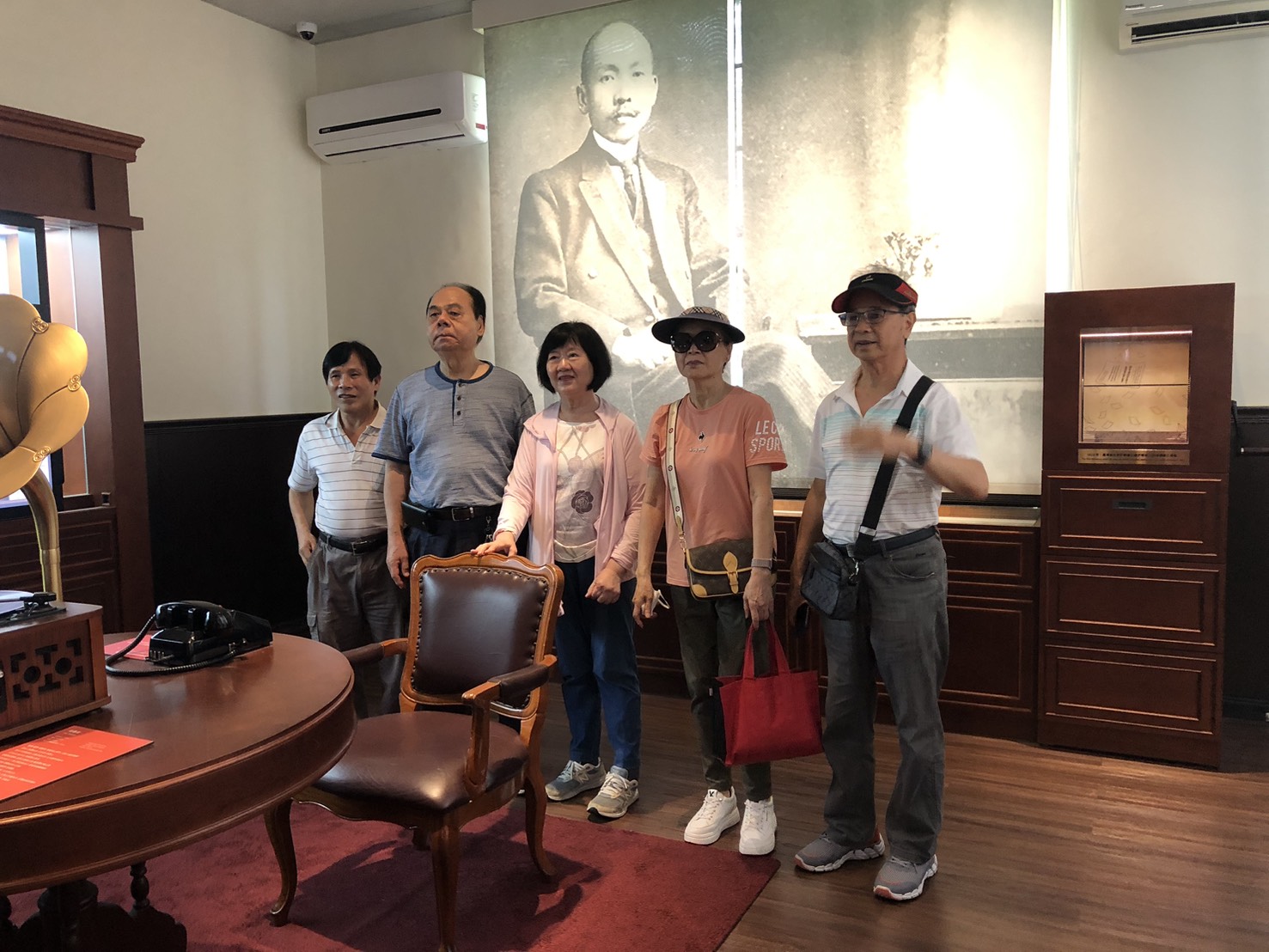 參觀民主浪潮展間