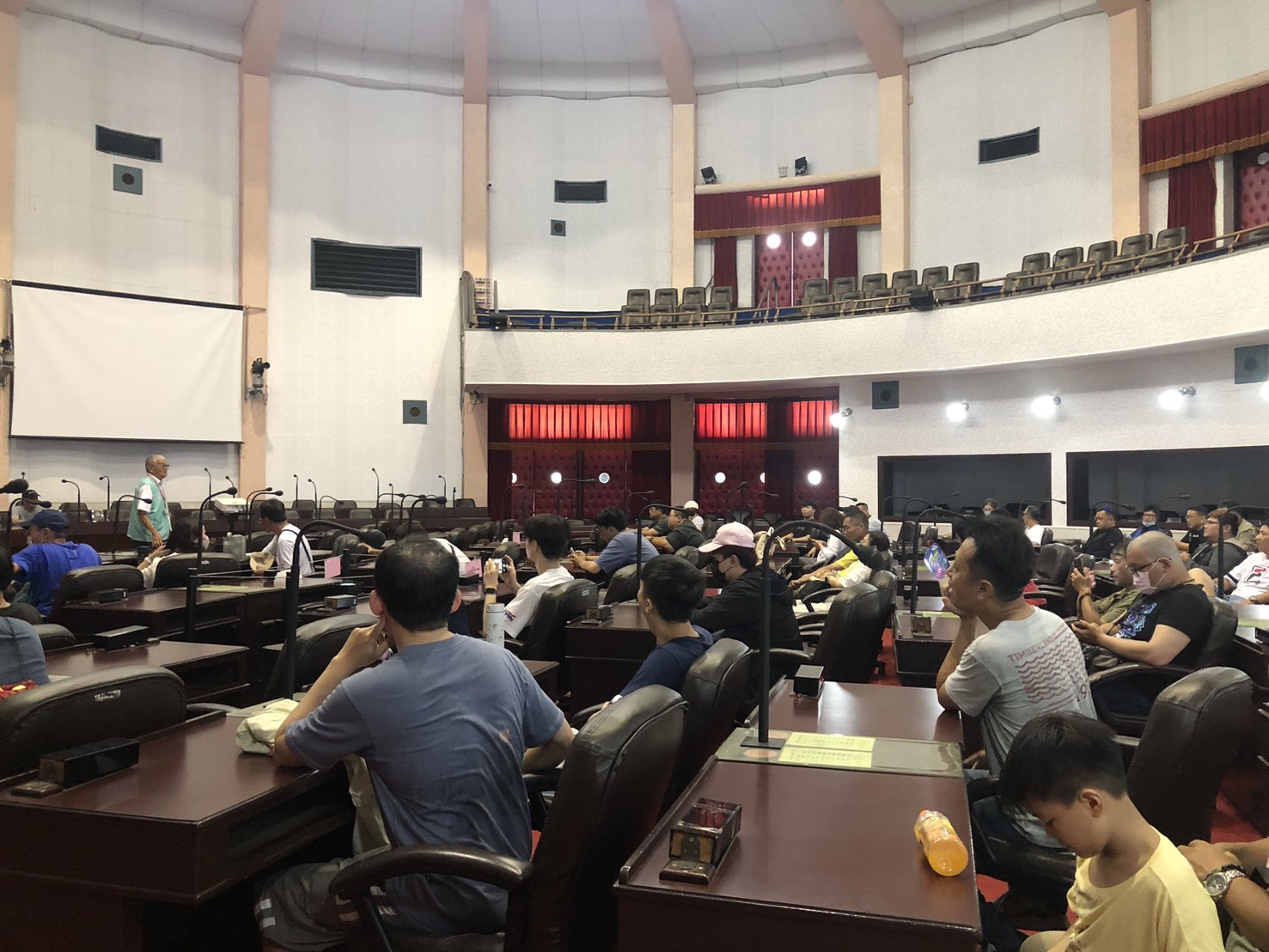 聆聽議事堂歷史