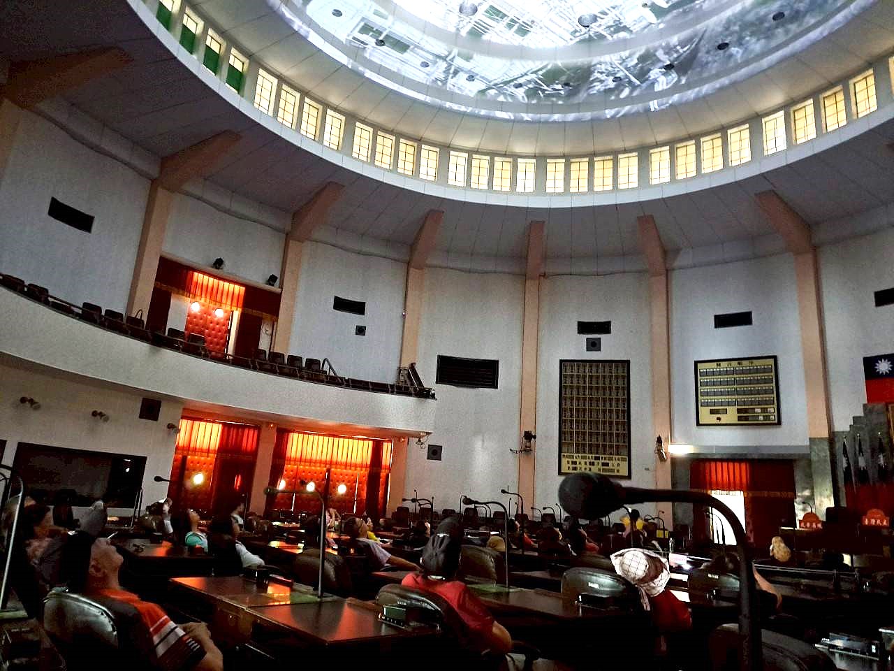 議事堂觀看民主劇場