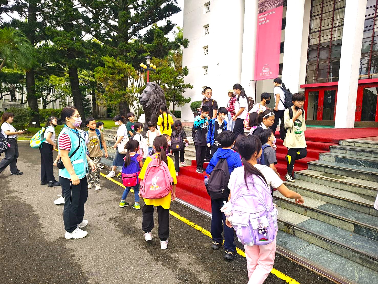 介紹民主時刻館環境及設施