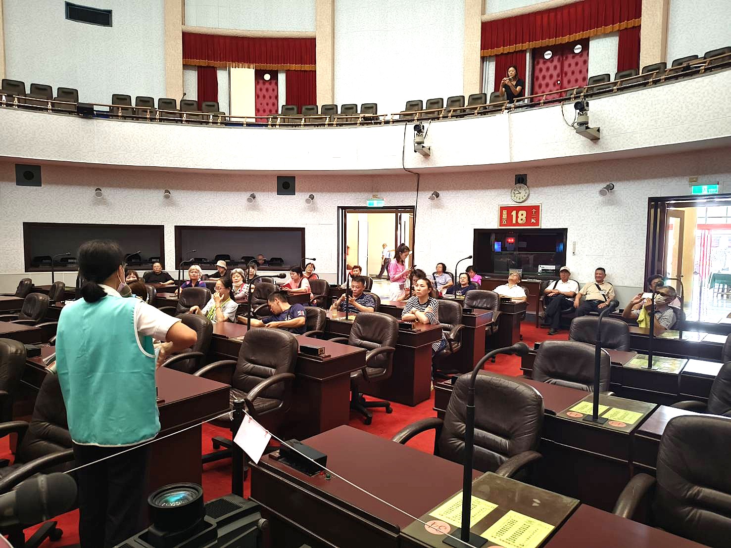 解說議事堂歷史古蹟