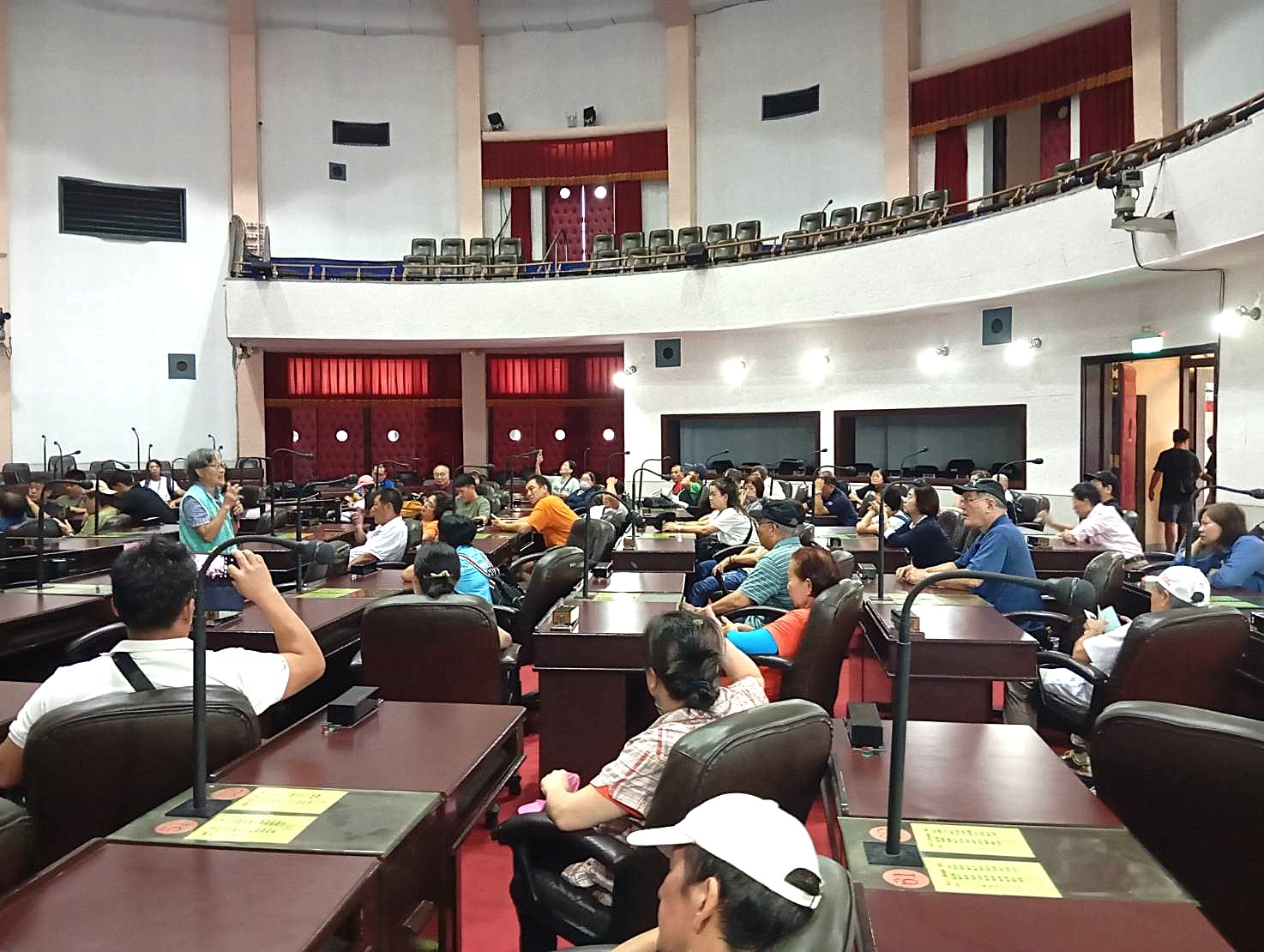 解說議事堂歷史古蹟