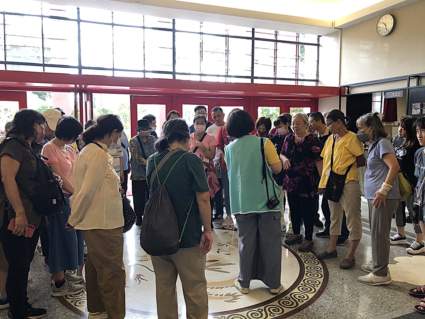 聆聽地板龍紋圖飾設計