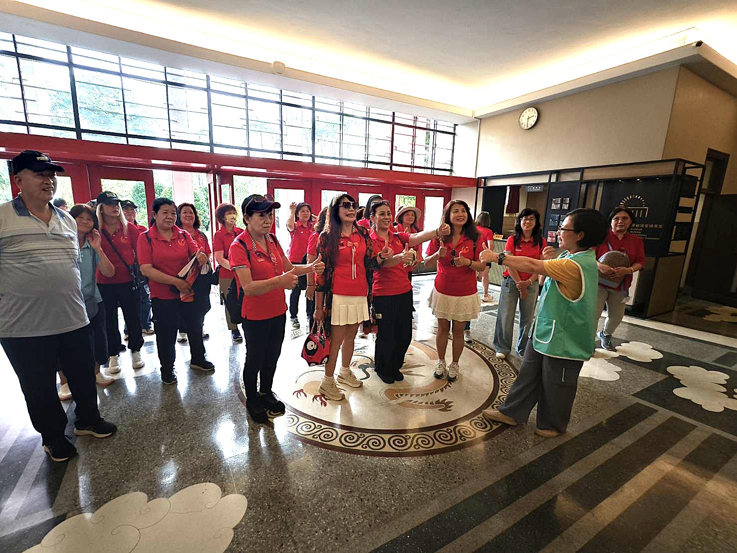 聆聽地板龍紋圖飾設計