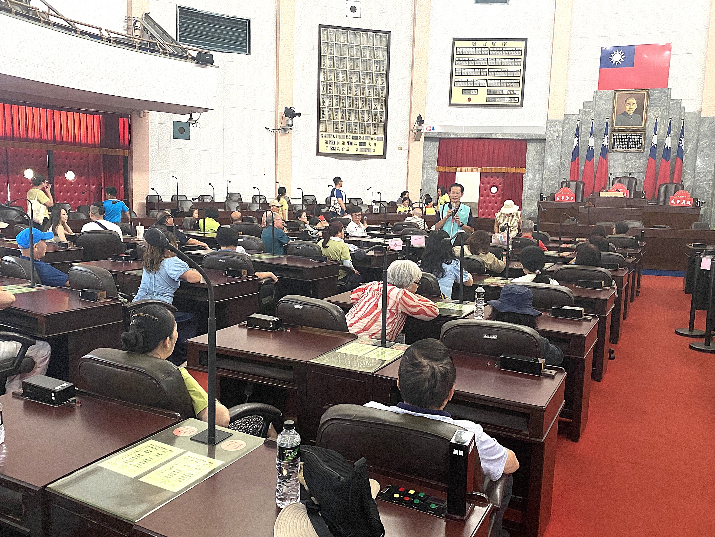 聆聽議事堂歷史古蹟