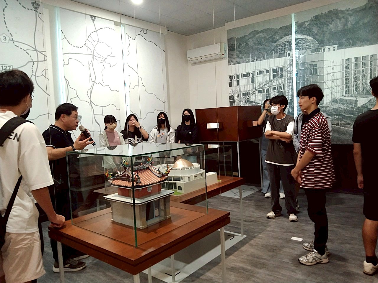 走訪民主之鄉展間