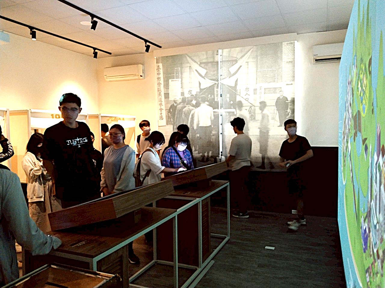 參觀公民參與展間