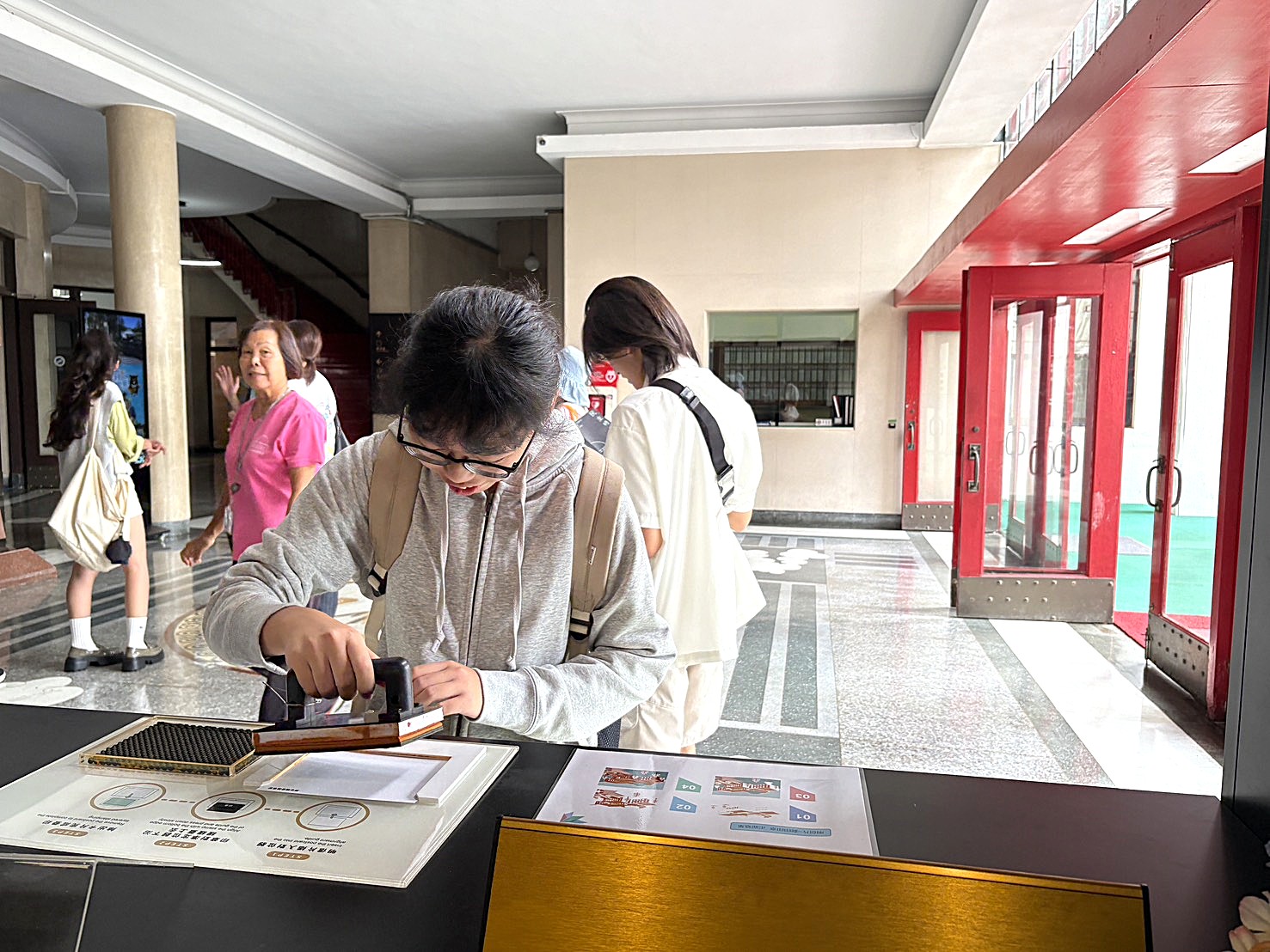 體驗疊印明信片活動