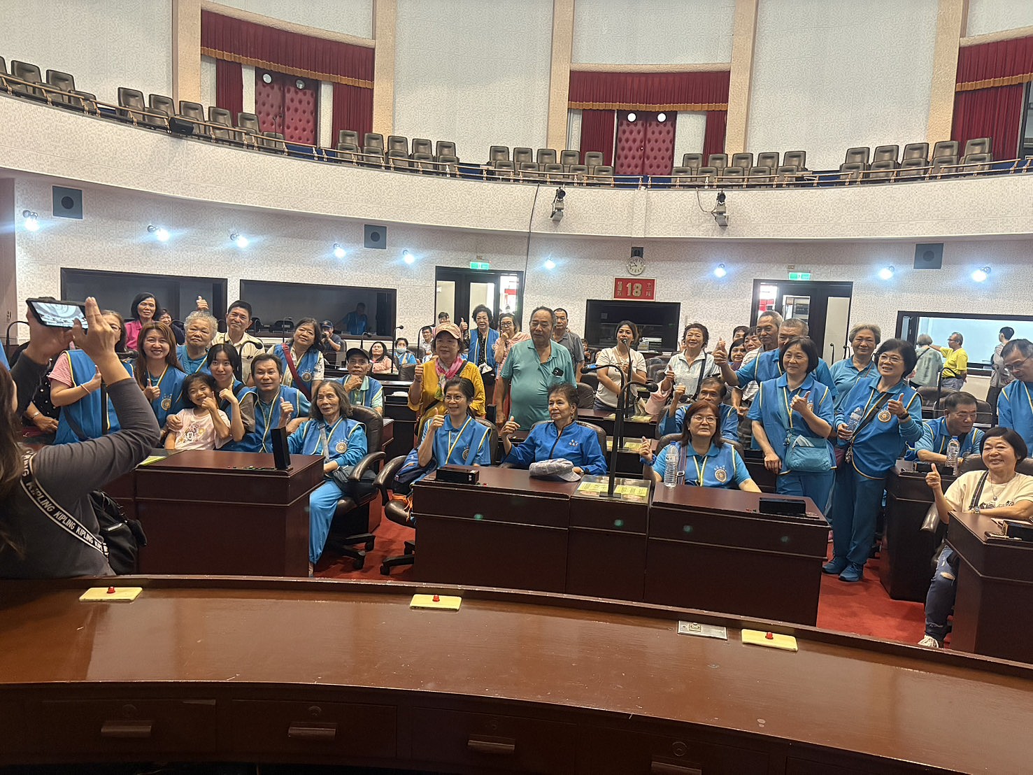 民主時刻館內議事堂留影