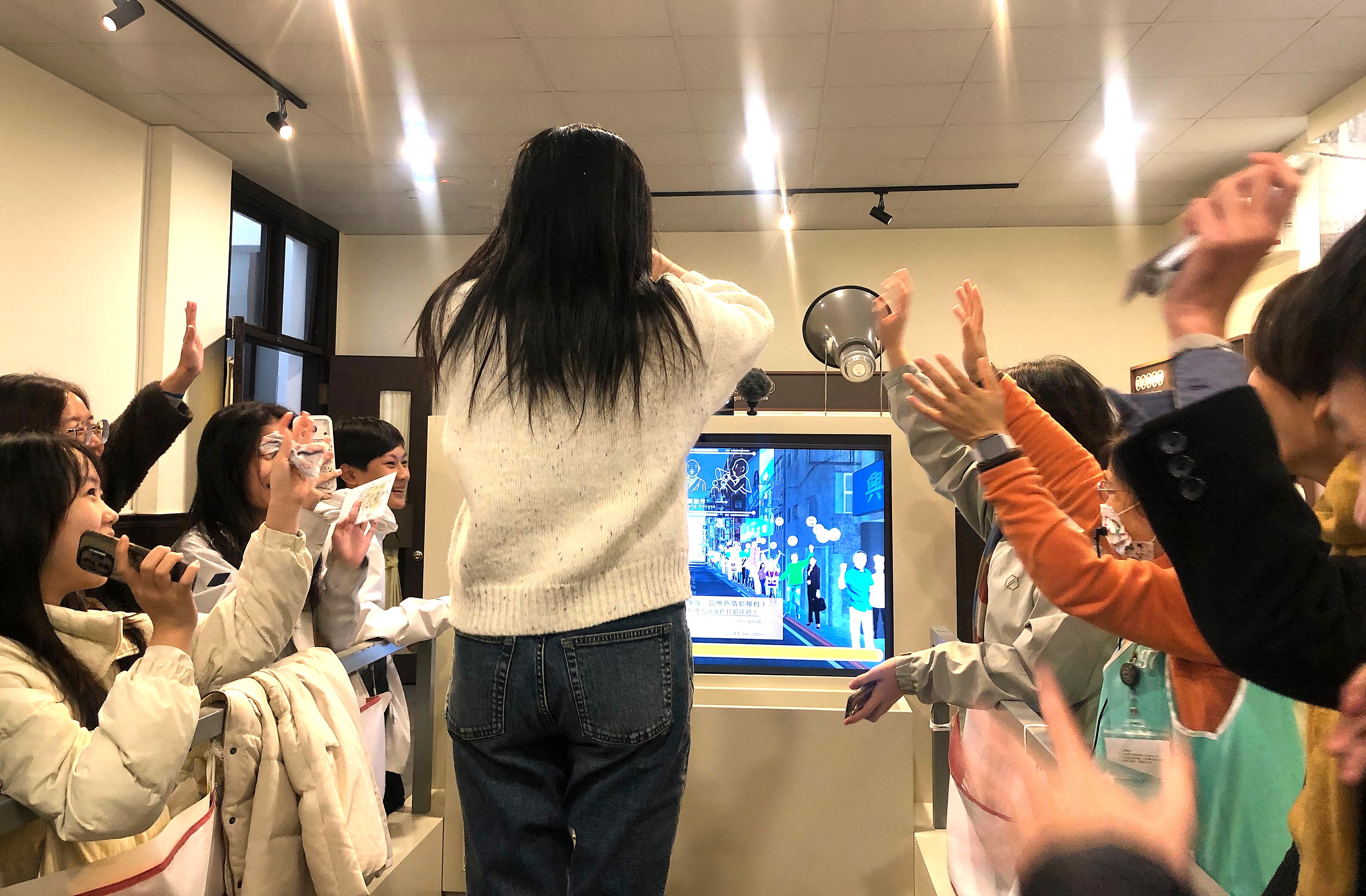 競選擂臺展間體驗選舉戰車