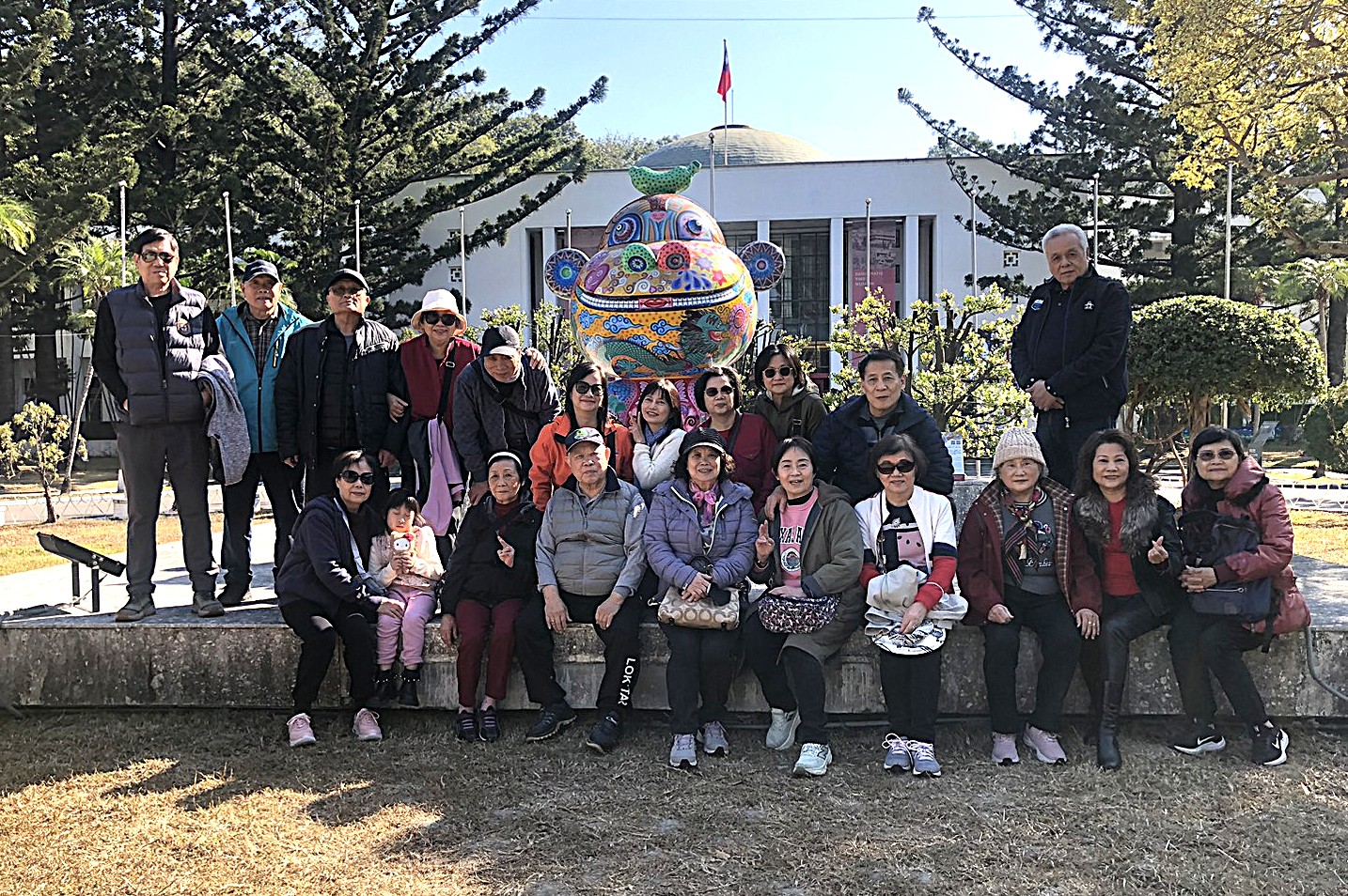 欣賞猴交心裝置藝術(洪易藝術家)