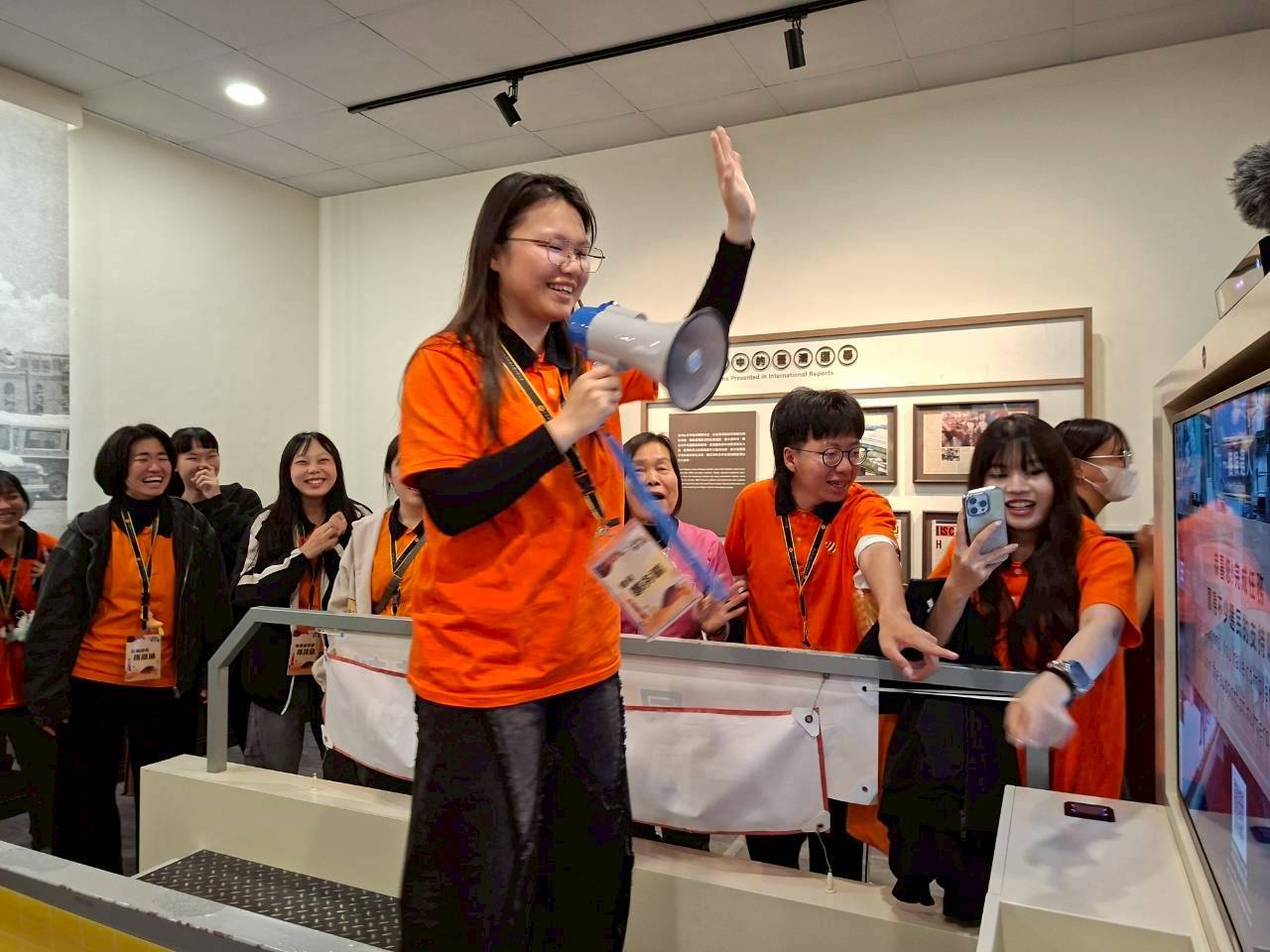 熱情參與選舉戰車互動遊戲