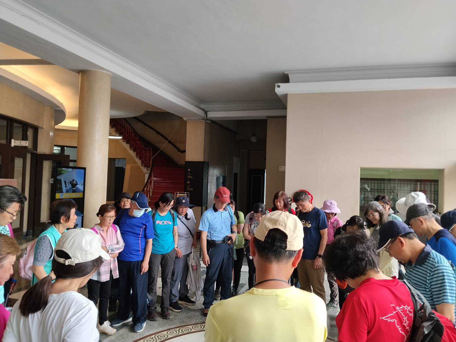 介紹大廳地板龍紋圖飾之設計