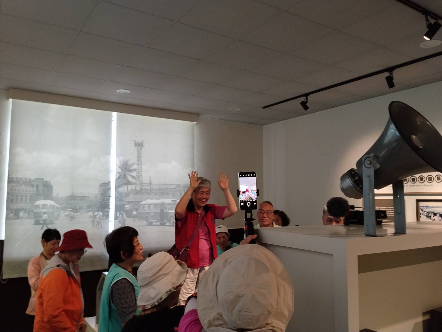 競選擂臺展間體驗選舉戰車