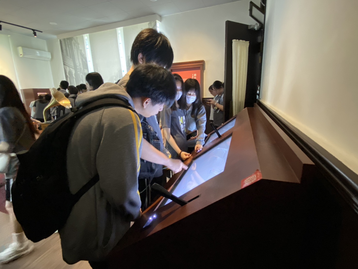 民主浪潮展間使用互動小遊戲