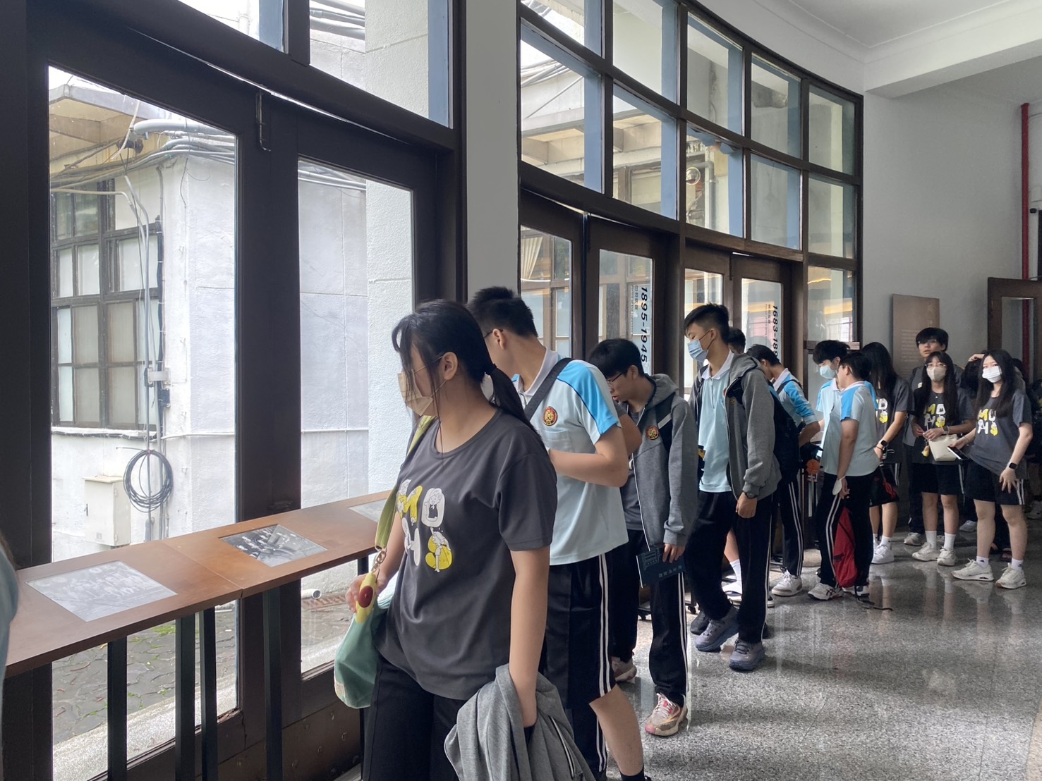 在時光之環迴廊透過老照片了解省議會歷史風華