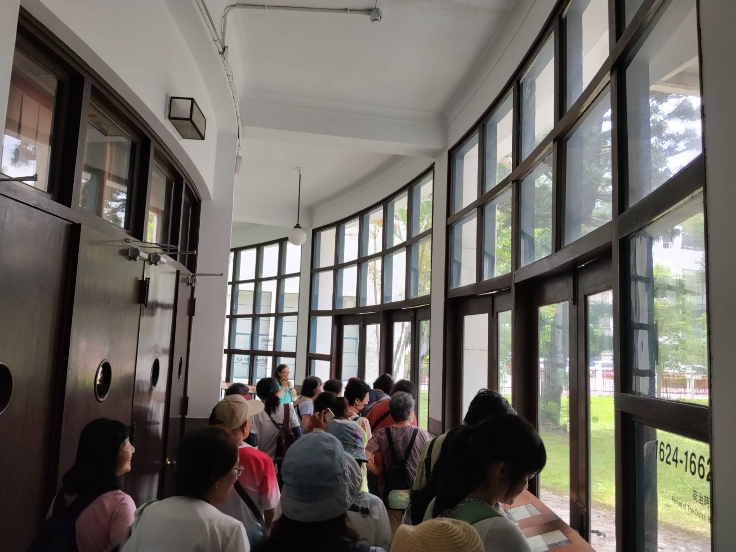 在時光之環迴廊透過老照片了解省議會歷史風華